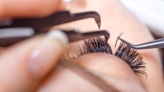 A QUICK GUIDE TO LASH EXTENSION CARE